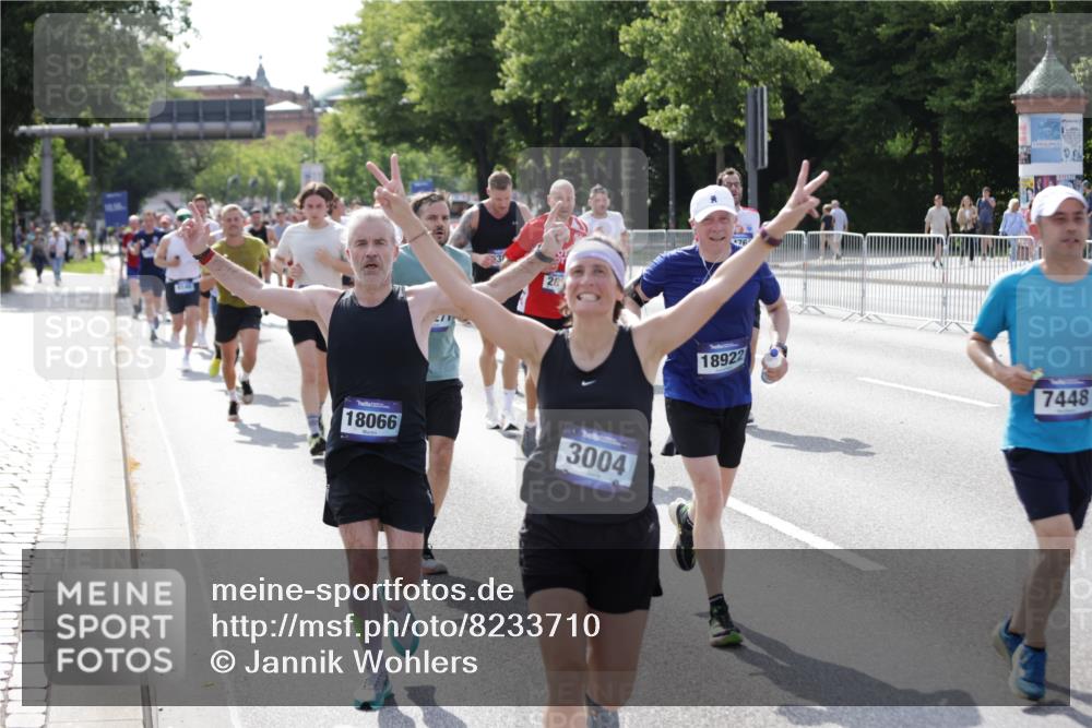 29.06.2025 - hella hamburg halbmarathon Jannik Wohlers http://msf.ph/oto/8233710 29.06.2025 09:53:13 Lombardsbrücke 2365, 2402, 2623, 2890, 2937, 3004, 3146, 3186, 3414, 4140, 4247, 4310, 5362, 5460, 5532, 5650, 5692, 6071, 6282, 6375, 6388, 6903, 7385, 7448, 7480, 9200, 9303, 9626, 9633, 9723, 9965, 11283, 12271, 13009, 13450, 13667, 14034, 14200, 14262, 14464, 14618, 14619, 14764, 15519, 15851, 16084, 16286, 16333, 16725, 16766, 17032, 17384, 17718, 17748, 17960, 18066, 18638, 18678, 18922 meine-sportfotos.de