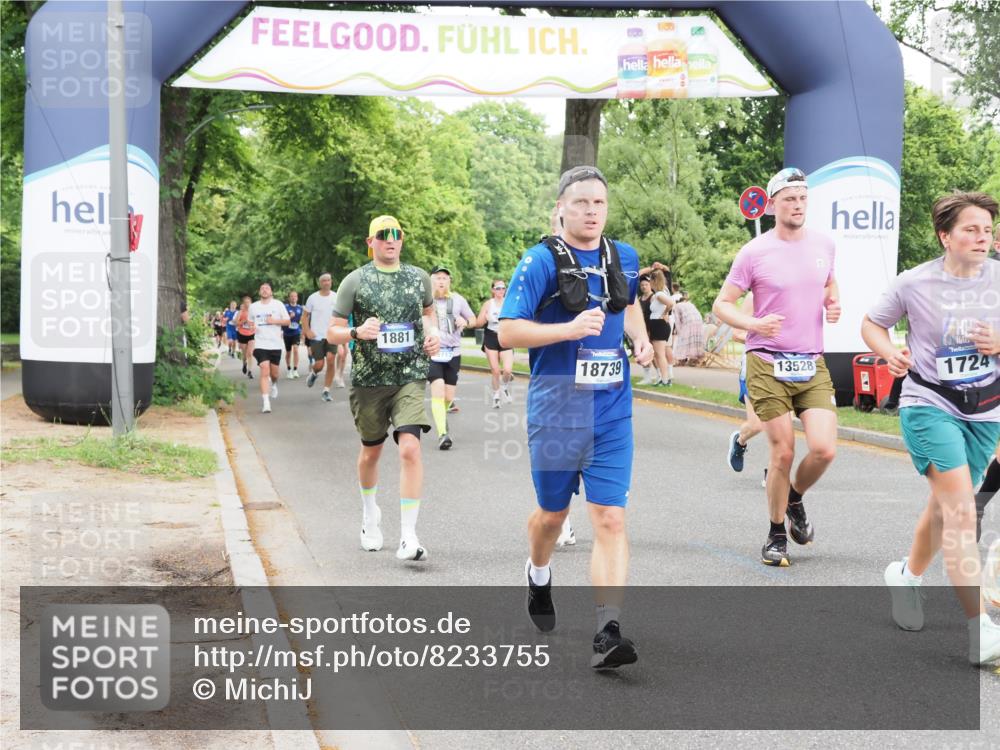 29.06.2025 - hella hamburg halbmarathon MichiJ http://msf.ph/oto/8233755 29.06.2025 10:49:49 Zwischen KM18-KM19 1126, 1722, 1724, 1881, 4370, 4665, 5734, 8469, 8822, 9899, 10194, 10214, 13528, 15093, 18028, 18359, 18717, 18739 meine-sportfotos.de