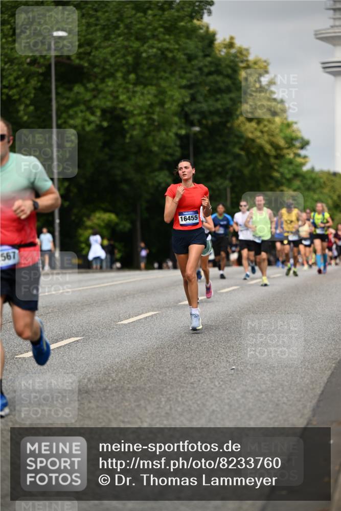 29.06.2025 - hella hamburg halbmarathon Dr. Thomas Lammeyer http://msf.ph/oto/8233760 29.06.2025 10:13:34 Kennedybrücke 5511, 7081, 7187, 7636, 9306, 9366, 9434, 9781, 10036, 10819, 10943, 11067 meine-sportfotos.de