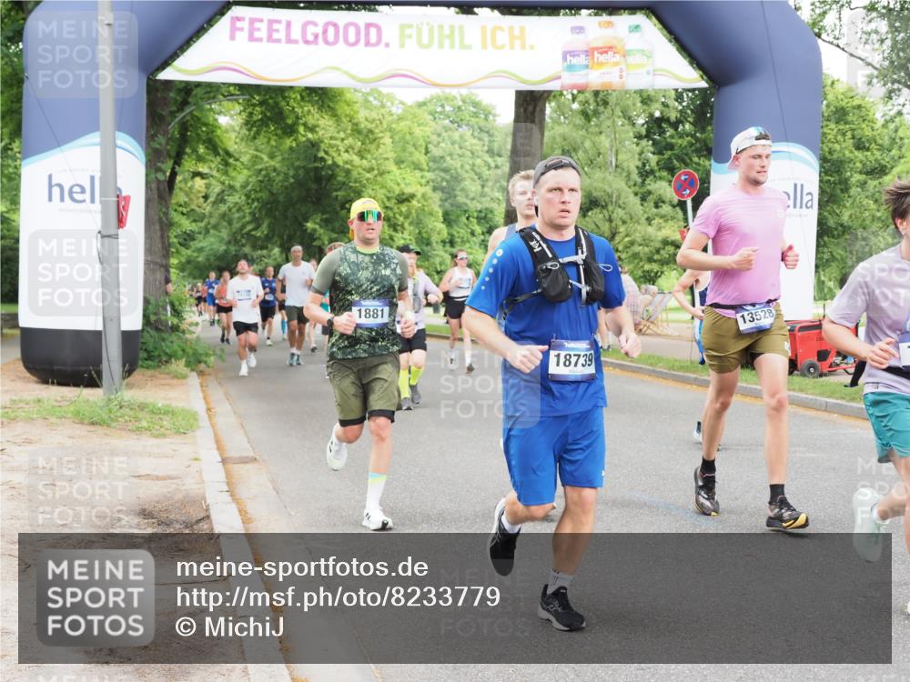 29.06.2025 - hella hamburg halbmarathon MichiJ http://msf.ph/oto/8233779 29.06.2025 10:49:49 Zwischen KM18-KM19 1126, 1722, 1724, 1881, 4370, 4665, 5734, 8469, 8822, 9899, 10194, 10214, 13528, 15093, 18028, 18359, 18717, 18739 meine-sportfotos.de