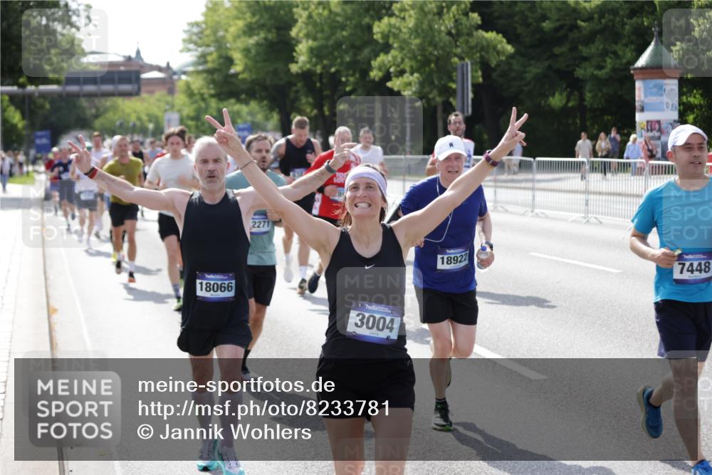 29.06.2025 - hella hamburg halbmarathon Jannik Wohlers http://msf.ph/oto/8233781 29.06.2025 09:53:13 Lombardsbrücke 2365, 2402, 2623, 2890, 2937, 3004, 3146, 3186, 3414, 4140, 4247, 4310, 5362, 5460, 5532, 5650, 5692, 6071, 6282, 6375, 6388, 6903, 7385, 7448, 7480, 9200, 9303, 9626, 9633, 9723, 9965, 11283, 12271, 13009, 13450, 13667, 14034, 14200, 14262, 14464, 14618, 14619, 14764, 15519, 15851, 16084, 16286, 16333, 16725, 16766, 17032, 17384, 17718, 17748, 17960, 18066, 18638, 18678, 18922 meine-sportfotos.de