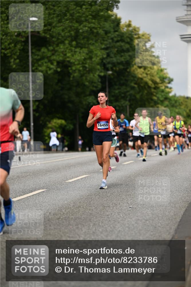29.06.2025 - hella hamburg halbmarathon Dr. Thomas Lammeyer http://msf.ph/oto/8233786 29.06.2025 10:13:34 Kennedybrücke 5511, 7081, 7187, 7636, 9306, 9366, 9434, 9781, 10036, 10819, 10943, 11067 meine-sportfotos.de