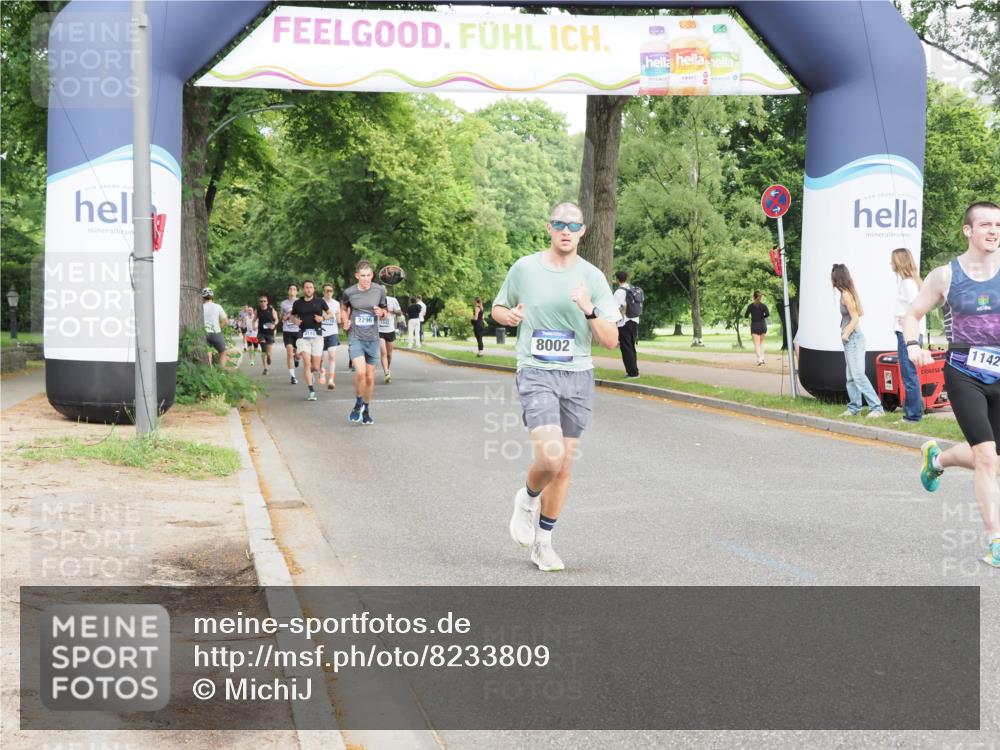 29.06.2025 - hella hamburg halbmarathon MichiJ http://msf.ph/oto/8233809 29.06.2025 10:26:48 Zwischen KM18-KM19 5091, 8002, 9171, 10922, 11282, 11423, 12900, 15382, 18584 meine-sportfotos.de