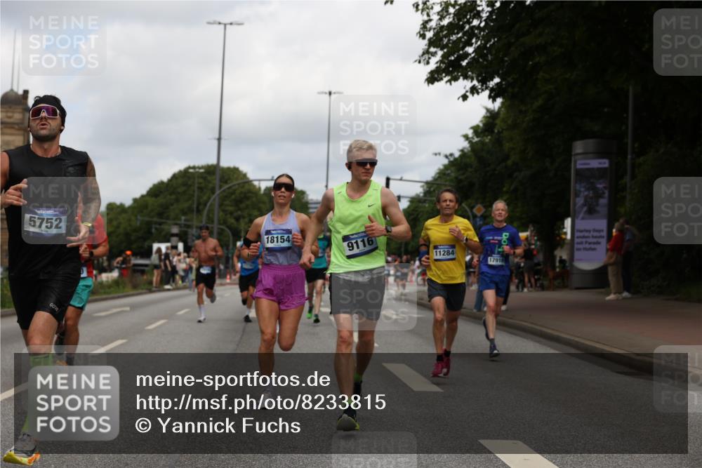 29.06.2025 - hella hamburg halbmarathon Yannick Fuchs http://msf.ph/oto/8233815 29.06.2025 10:34:22 20KM 1358, 1975, 2044, 2563, 2573, 2972, 3547, 3626, 4381, 4398, 4565, 4766, 4888, 5752, 8319, 8346, 8574, 8933, 9116, 9540, 11284, 11714, 11806, 12046, 12091, 12335, 12372, 13190, 13514, 14077, 14272, 14699, 15336, 15421, 15435, 15744, 15828, 17425, 17668, 17792, 17916, 17973, 18013, 18154, 18803 meine-sportfotos.de