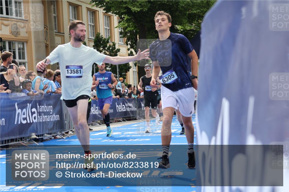 29.06.2025 - hella hamburg halbmarathon Strokosch-Dieckow http://msf.ph/oto/8233819 29.06.2025 10:34:22 Ziel 1002, 1080, 3005, 5550, 6305, 9686, 13618, 14784, 16417, 18099 meine-sportfotos.de