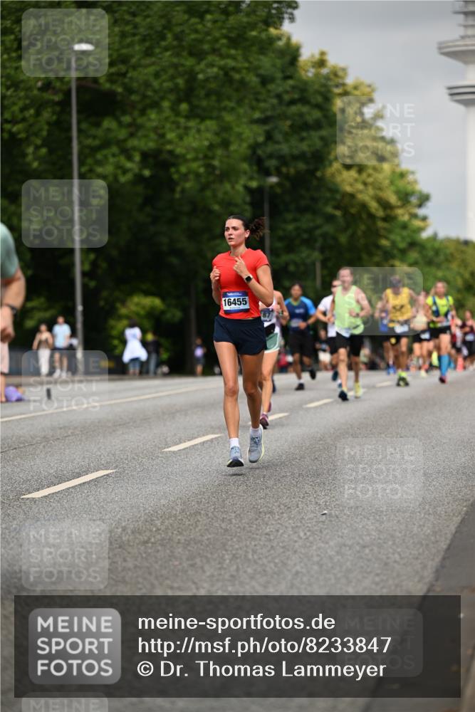 29.06.2025 - hella hamburg halbmarathon Dr. Thomas Lammeyer http://msf.ph/oto/8233847 29.06.2025 10:13:34 Kennedybrücke 5511, 7081, 7187, 7636, 9306, 9366, 9434, 9781, 10036, 10819, 10943, 11067 meine-sportfotos.de