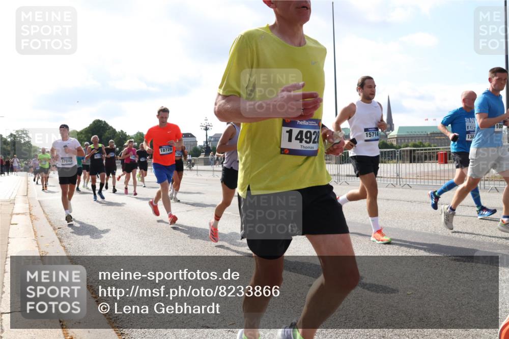 29.06.2025 - hella hamburg halbmarathon Lena Gebhardt http://msf.ph/oto/8233866 29.06.2025 09:56:11 Lombardsbrücke 1061, 1143, 1216, 1257, 1267, 1452, 1461, 1499, 1502, 1507, 1592, 1689, 2083, 2250, 2260, 2504, 2818, 2864, 2884, 2953, 3060, 3256, 3296, 3543, 3692, 3945, 4033, 4077, 4127, 4324, 4346, 4557, 4601, 5116, 5482, 5600, 5607, 5978, 6115, 6134, 6168, 6481, 6511, 6512, 6994, 7056, 7100, 7178, 7224, 7332, 7583, 7943, 8335, 8514, 8968, 8989, 8996, 9246, 9537, 10596 meine-sportfotos.de