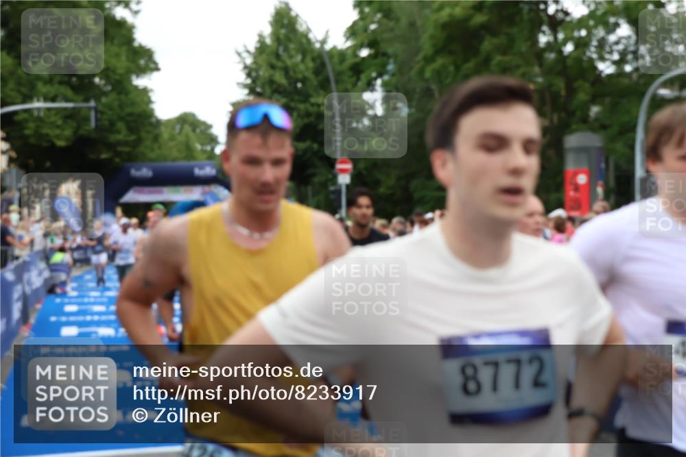 29.06.2025 - hella hamburg halbmarathon Zöllner http://msf.ph/oto/8233917 29.06.2025 10:54:34 Ziel 2474, 3794, 4868, 5259, 7129, 8798, 11009, 11797, 11799, 12321, 12607, 15146, 19067 meine-sportfotos.de