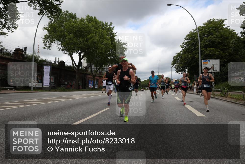 29.06.2025 - hella hamburg halbmarathon Yannick Fuchs http://msf.ph/oto/8233918 29.06.2025 10:47:00 20KM 1257, 1258, 1482, 1683, 2111, 2208, 2346, 2910, 3334, 3399, 3999, 4065, 4419, 4587, 4726, 5077, 5169, 5194, 5607, 5907, 6198, 6897, 7232, 7383, 7509, 8273, 8361, 8587, 8651, 8955, 9065, 9163, 10529, 10724, 11217, 11588, 11589, 11604, 11689, 12155, 12482, 12910, 14805, 15430, 15681, 15980, 16467, 16929, 17710, 18249, 18331, 18720, 18901, 19208, 19244 meine-sportfotos.de