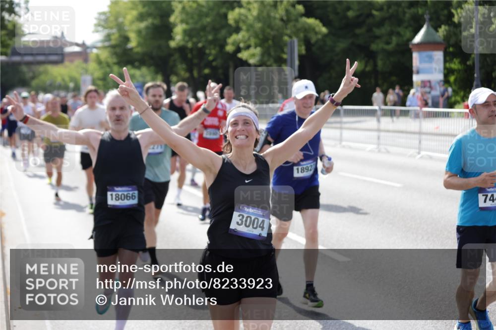 29.06.2025 - hella hamburg halbmarathon Jannik Wohlers http://msf.ph/oto/8233923 29.06.2025 09:53:13 Lombardsbrücke 2365, 2402, 2623, 2890, 2937, 3004, 3146, 3186, 3414, 4140, 4247, 4310, 5362, 5460, 5532, 5650, 5692, 6071, 6282, 6375, 6388, 6903, 7385, 7448, 7480, 9200, 9303, 9626, 9633, 9723, 9965, 11283, 12271, 13009, 13450, 13667, 14034, 14200, 14262, 14464, 14618, 14619, 14764, 15519, 15851, 16084, 16286, 16333, 16725, 16766, 17032, 17384, 17718, 17748, 17960, 18066, 18638, 18678, 18922 meine-sportfotos.de