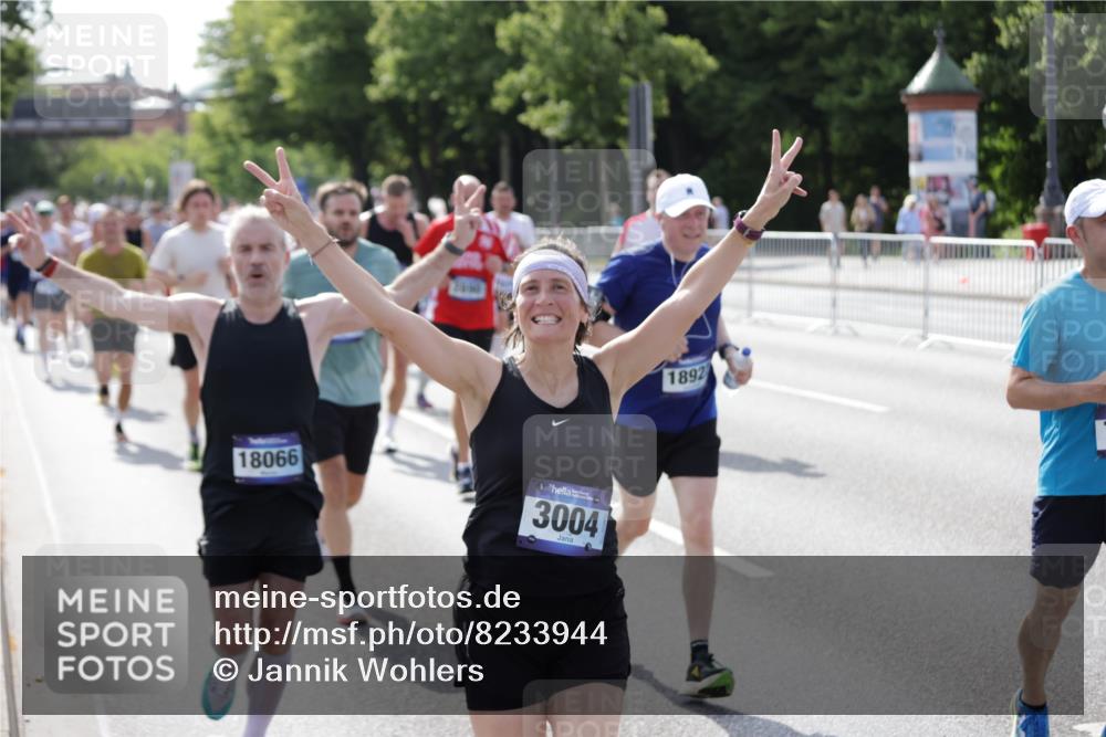 29.06.2025 - hella hamburg halbmarathon Jannik Wohlers http://msf.ph/oto/8233944 29.06.2025 09:53:13 Lombardsbrücke 2365, 2402, 2623, 2890, 2937, 3004, 3146, 3186, 3414, 4140, 4247, 4310, 5362, 5460, 5532, 5650, 5692, 6071, 6282, 6375, 6388, 6903, 7385, 7448, 7480, 9200, 9303, 9626, 9633, 9723, 9965, 11283, 12271, 13009, 13450, 13667, 14034, 14200, 14262, 14464, 14618, 14619, 14764, 15519, 15851, 16084, 16286, 16333, 16725, 16766, 17032, 17384, 17718, 17748, 17960, 18066, 18638, 18678, 18922 meine-sportfotos.de