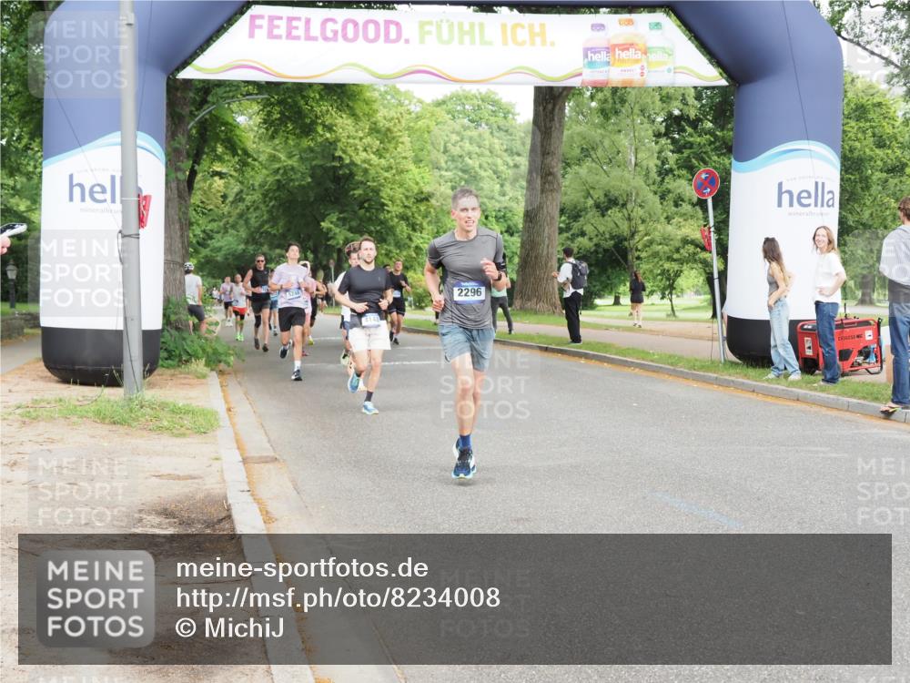 29.06.2025 - hella hamburg halbmarathon MichiJ http://msf.ph/oto/8234008 29.06.2025 10:26:50 Zwischen KM18-KM19 2296, 4148, 5091, 8002, 10922, 11282, 11423, 12900, 15382, 18584 meine-sportfotos.de