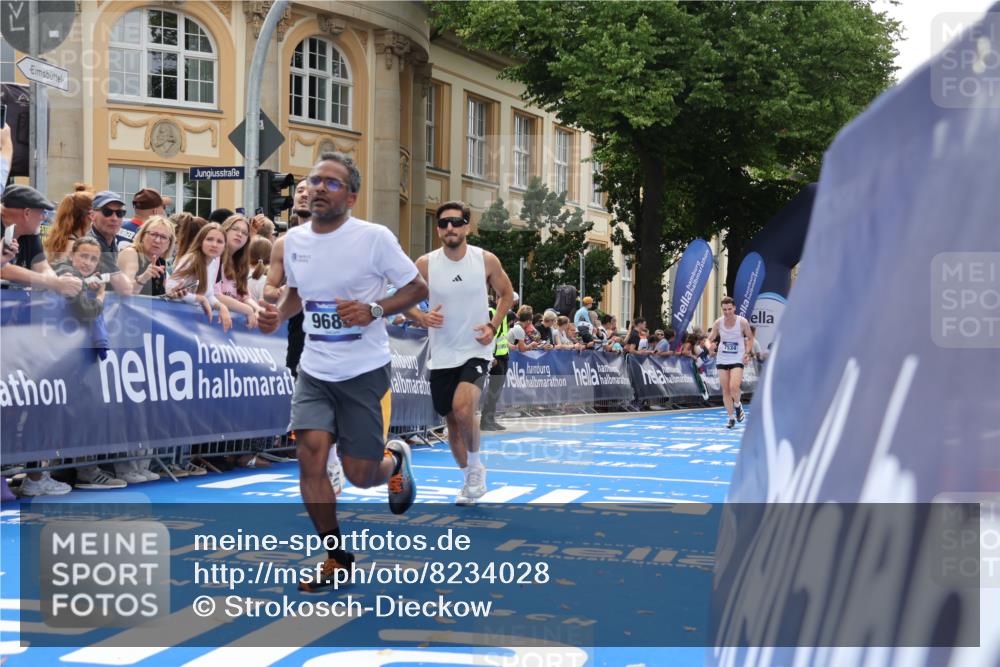 29.06.2025 - hella hamburg halbmarathon Strokosch-Dieckow http://msf.ph/oto/8234028 29.06.2025 10:34:27 Ziel 1002, 1644, 5550, 6305, 7534, 9686, 11230, 11661, 13618, 16417, 18099 meine-sportfotos.de