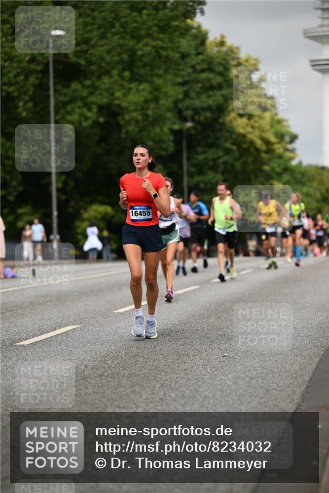 29.06.2025 - hella hamburg halbmarathon Dr. Thomas Lammeyer http://msf.ph/oto/8234032 29.06.2025 10:13:35 Kennedybrücke 5511, 7081, 7187, 7636, 9306, 9366, 9434, 9781, 10036, 10819, 10943, 11067 meine-sportfotos.de