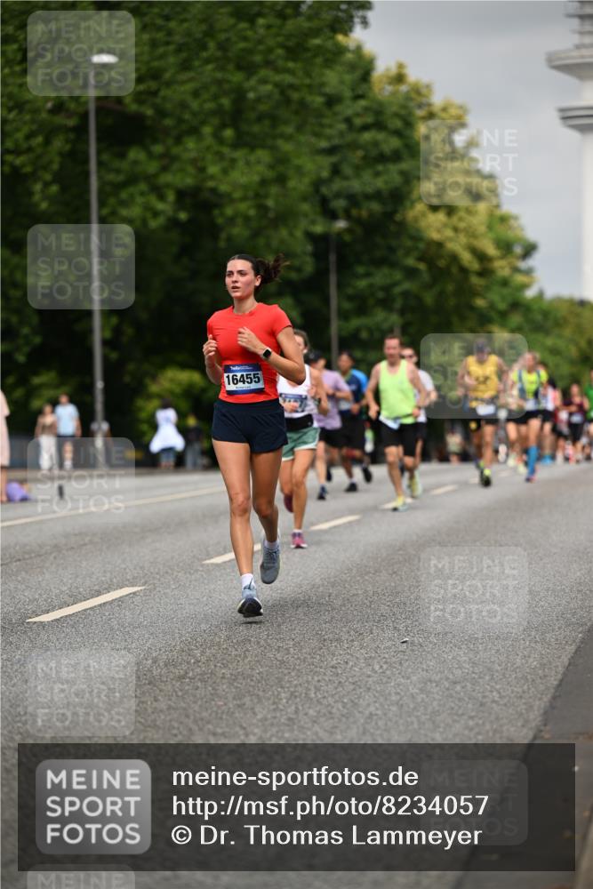 29.06.2025 - hella hamburg halbmarathon Dr. Thomas Lammeyer http://msf.ph/oto/8234057 29.06.2025 10:13:35 Kennedybrücke 5511, 7081, 7187, 7636, 9306, 9366, 9434, 9781, 10036, 10819, 10943, 11067 meine-sportfotos.de