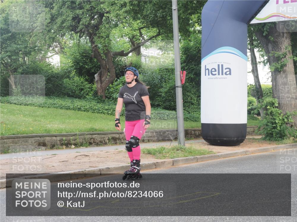 29.06.2025 - hella hamburg halbmarathon KatJ http://msf.ph/oto/8234066 29.06.2025 09:43:31 Zwischen KM18-KM19  meine-sportfotos.de