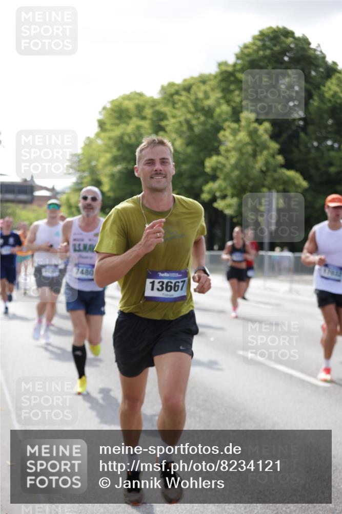 29.06.2025 - hella hamburg halbmarathon Jannik Wohlers http://msf.ph/oto/8234121 29.06.2025 09:53:17 Lombardsbrücke 2270, 2516, 2890, 2937, 3004, 3146, 3186, 3414, 4140, 4247, 4310, 4949, 5115, 5362, 5460, 5532, 5650, 6071, 6282, 6388, 6575, 6903, 7385, 7448, 7480, 9030, 9200, 9626, 9633, 9723, 9965, 11077, 12271, 13009, 13223, 13225, 13667, 14034, 14200, 14262, 14464, 14618, 14619, 14764, 15519, 15851, 16084, 16286, 16549, 16624, 16677, 16766, 17032, 17376, 17384, 17748, 17960, 18066, 18249, 18638, 18678, 18718, 18873, 18922 meine-sportfotos.de