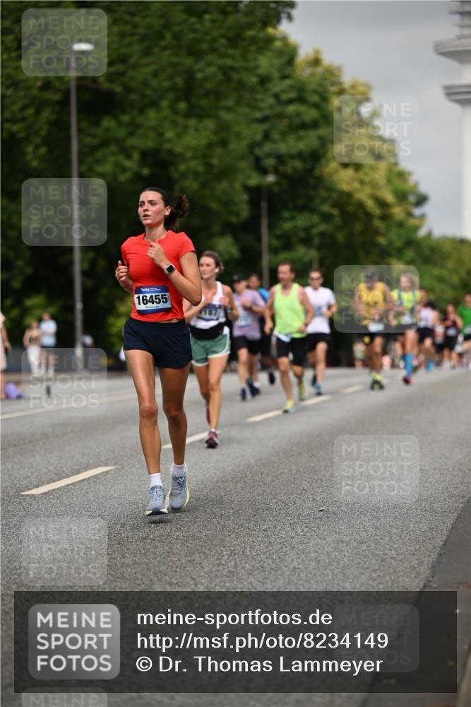 29.06.2025 - hella hamburg halbmarathon Dr. Thomas Lammeyer http://msf.ph/oto/8234149 29.06.2025 10:13:35 Kennedybrücke 5511, 7081, 7187, 7636, 9306, 9366, 9434, 9781, 10036, 10819, 10943, 11067 meine-sportfotos.de