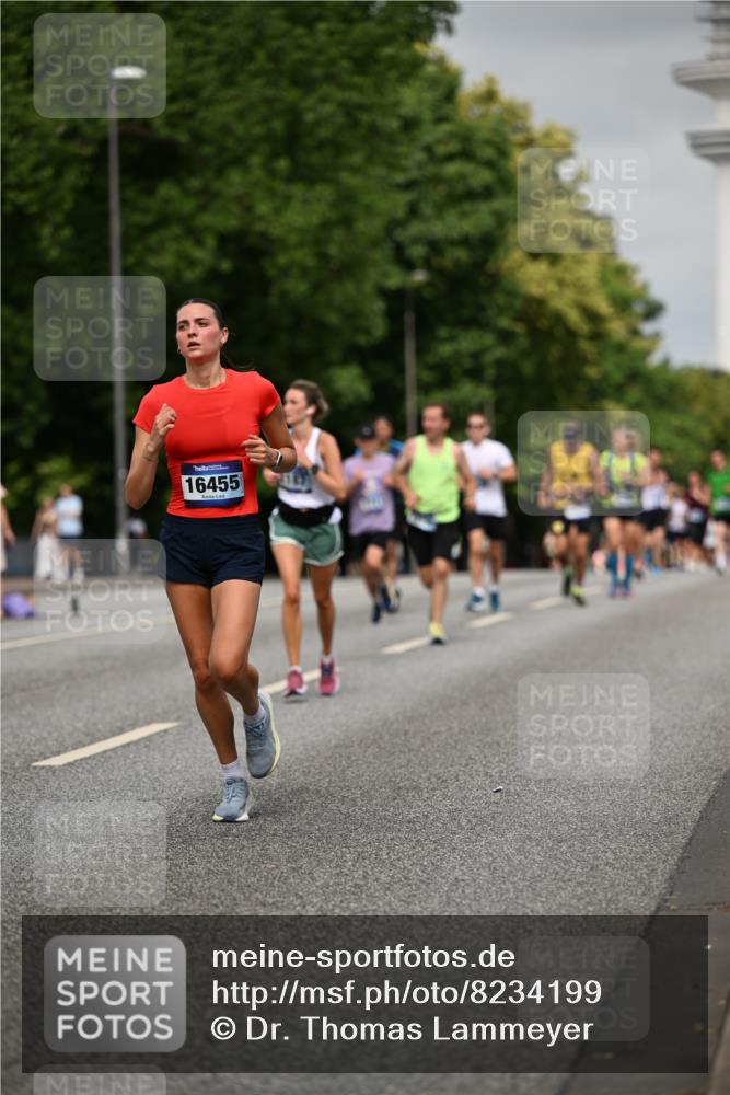 29.06.2025 - hella hamburg halbmarathon Dr. Thomas Lammeyer http://msf.ph/oto/8234199 29.06.2025 10:13:36 Kennedybrücke 3921, 5511, 7081, 7187, 7333, 7636, 9306, 9366, 9434, 9674, 9781, 10036, 10819, 10943, 11067 meine-sportfotos.de