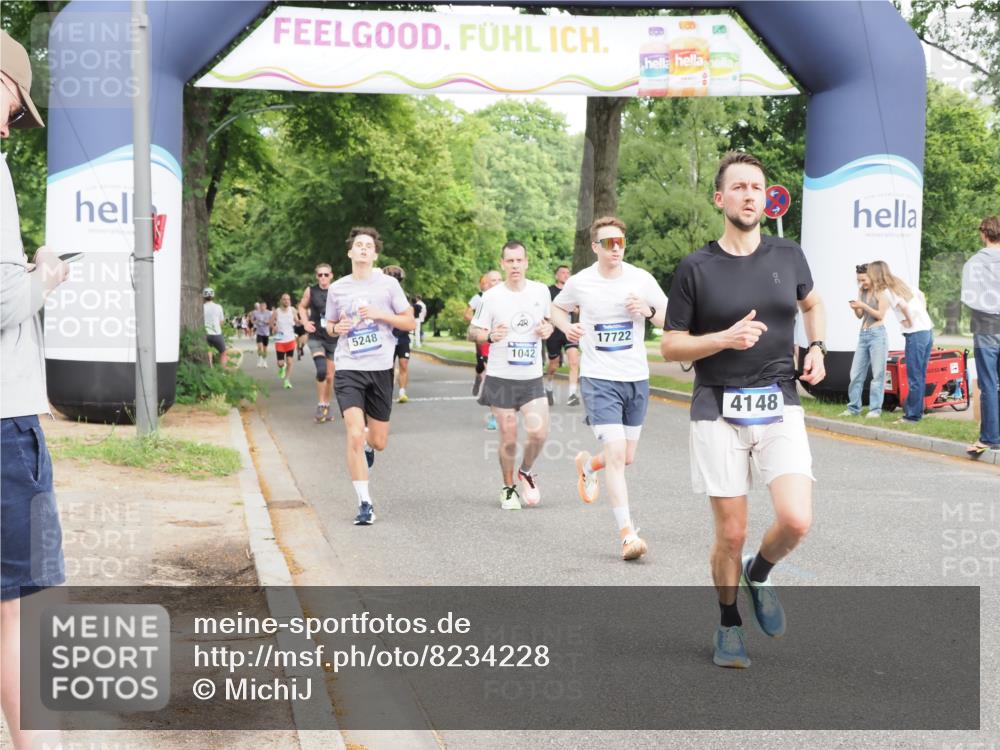 29.06.2025 - hella hamburg halbmarathon MichiJ http://msf.ph/oto/8234228 29.06.2025 10:26:53 Zwischen KM18-KM19 1042, 2262, 2296, 4148, 5248, 8002, 11423, 14274, 17722 meine-sportfotos.de