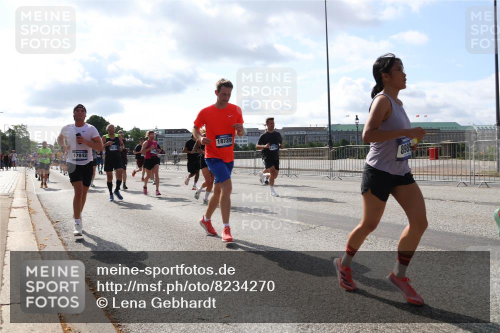 29.06.2025 - hella hamburg halbmarathon Lena Gebhardt http://msf.ph/oto/8234270 29.06.2025 09:56:11 Lombardsbrücke 1061, 1143, 1216, 1257, 1267, 1452, 1461, 1499, 1502, 1507, 1592, 1689, 2083, 2250, 2260, 2504, 2818, 2864, 2884, 2953, 3060, 3256, 3296, 3543, 3692, 3945, 4033, 4077, 4127, 4324, 4346, 4557, 4601, 5116, 5482, 5600, 5607, 5978, 6115, 6134, 6168, 6481, 6511, 6512, 6994, 7056, 7100, 7178, 7224, 7332, 7583, 7943, 8335, 8514, 8968, 8989, 8996, 9246, 9537, 10596 meine-sportfotos.de