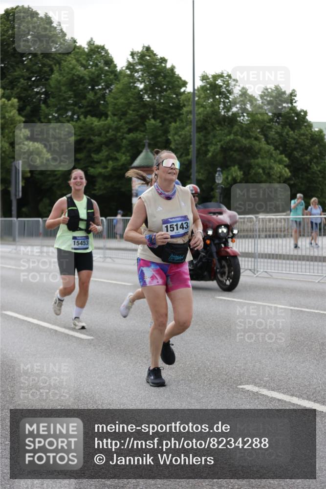 29.06.2025 - hella hamburg halbmarathon Jannik Wohlers http://msf.ph/oto/8234288 29.06.2025 10:28:31 Lombardsbrücke 1518, 1557, 1869, 3717, 4161, 4362, 4834, 4982, 5167, 5249, 5250, 7169, 10068, 12099, 12442, 14205, 15143, 15256, 15452, 15453, 16643 meine-sportfotos.de