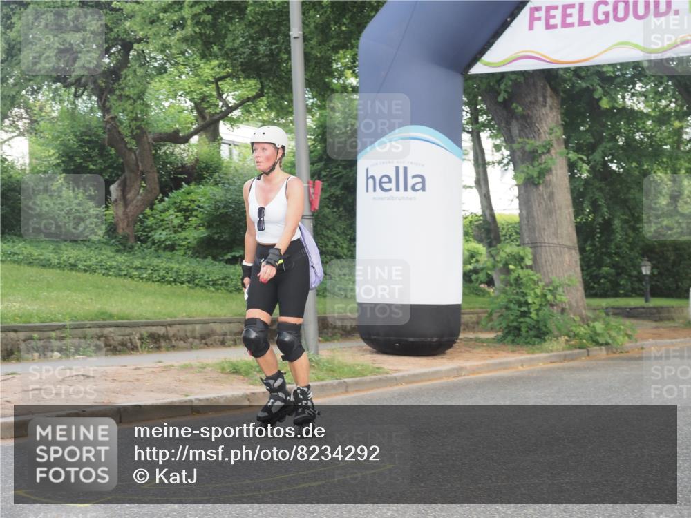 29.06.2025 - hella hamburg halbmarathon KatJ http://msf.ph/oto/8234292 29.06.2025 09:43:33 Zwischen KM18-KM19  meine-sportfotos.de