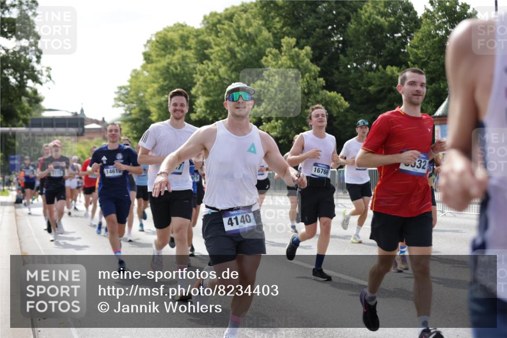 29.06.2025 - hella hamburg halbmarathon Jannik Wohlers http://msf.ph/oto/8234403 29.06.2025 09:53:19 Lombardsbrücke 2270, 2516, 2890, 2937, 3004, 3186, 3414, 4140, 4247, 4949, 5115, 5362, 5460, 5532, 5650, 6071, 6282, 6309, 6388, 6575, 6903, 7385, 7448, 7480, 8023, 9030, 9200, 9626, 9633, 9723, 9965, 10792, 11077, 12271, 13009, 13223, 13225, 13554, 13667, 14034, 14262, 14618, 14619, 14764, 15026, 15611, 15851, 16084, 16549, 16624, 16677, 16766, 17032, 17033, 17376, 17384, 17748, 17960, 18066, 18249, 18638, 18678, 18718, 18873, 18922 meine-sportfotos.de