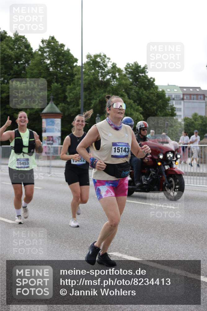 29.06.2025 - hella hamburg halbmarathon Jannik Wohlers http://msf.ph/oto/8234413 29.06.2025 10:28:31 Lombardsbrücke 1518, 1557, 1869, 3717, 4161, 4362, 4834, 4982, 5167, 5249, 5250, 7169, 10068, 12099, 12442, 14205, 15143, 15256, 15452, 15453, 16643 meine-sportfotos.de