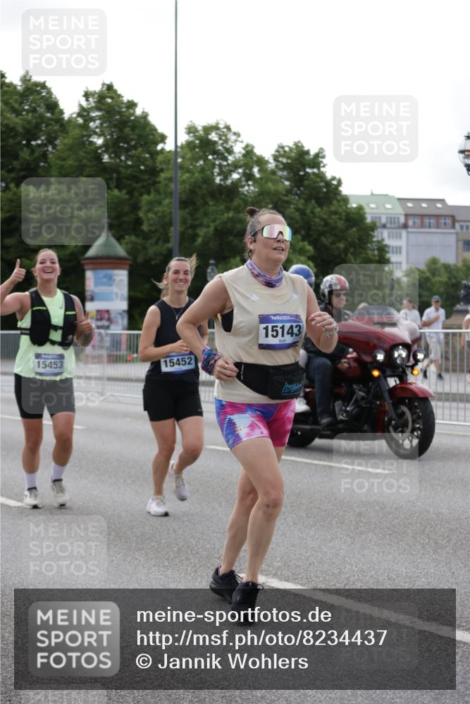 29.06.2025 - hella hamburg halbmarathon Jannik Wohlers http://msf.ph/oto/8234437 29.06.2025 10:28:31 Lombardsbrücke 1518, 1557, 1869, 3717, 4161, 4362, 4834, 4982, 5167, 5249, 5250, 7169, 10068, 12099, 12442, 14205, 15143, 15256, 15452, 15453, 16643 meine-sportfotos.de