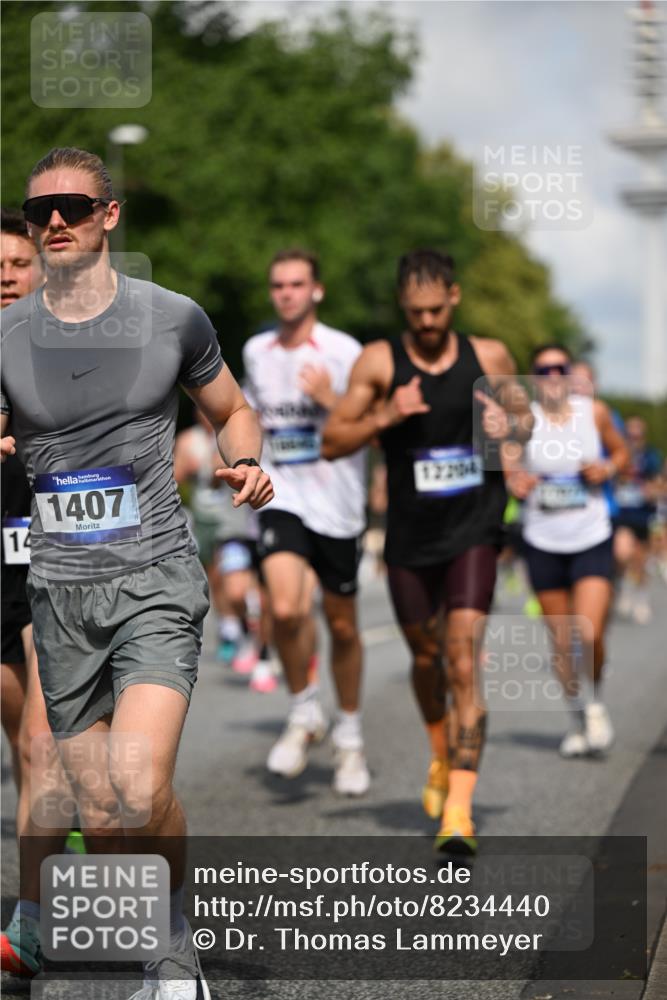 29.06.2025 - hella hamburg halbmarathon Dr. Thomas Lammeyer http://msf.ph/oto/8234440 29.06.2025 09:50:34 Kennedybrücke 1002, 1396, 1407, 1411, 1910, 1959, 2228, 2563, 2836, 2851, 3790, 3935, 4246, 4740, 5193, 6032, 6305, 6473, 6915, 7080, 7622, 7831, 7867, 7972, 8366, 9376, 9508, 10771, 11055, 11370 meine-sportfotos.de