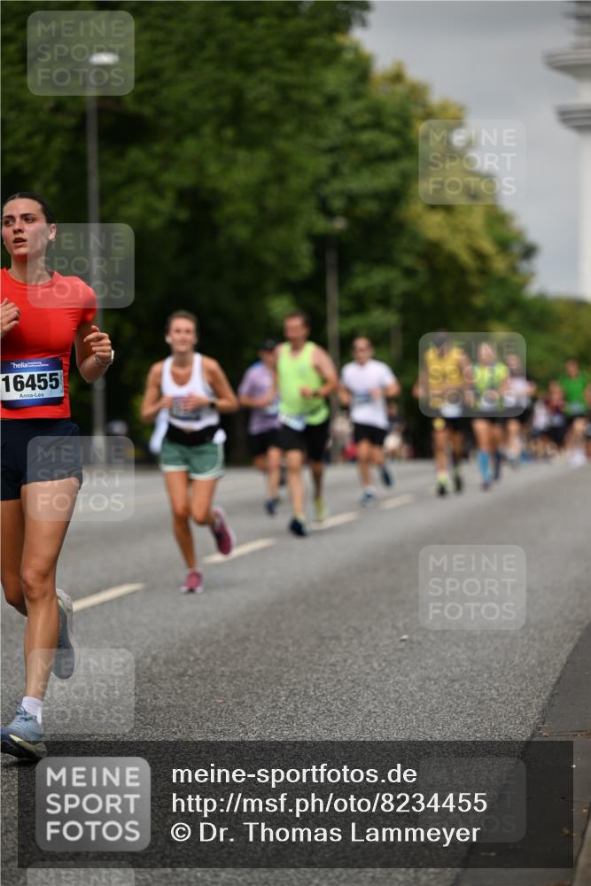 29.06.2025 - hella hamburg halbmarathon Dr. Thomas Lammeyer http://msf.ph/oto/8234455 29.06.2025 10:13:37 Kennedybrücke 3921, 5511, 7081, 7187, 7333, 7636, 9306, 9366, 9434, 9674, 9781, 10036, 10819, 10943, 11067 meine-sportfotos.de