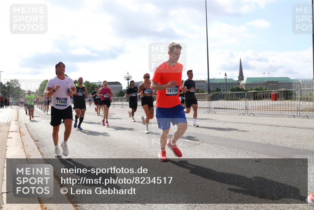 29.06.2025 - hella hamburg halbmarathon Lena Gebhardt http://msf.ph/oto/8234517 29.06.2025 09:56:12 Lombardsbrücke 1061, 1143, 1216, 1257, 1267, 1452, 1461, 1499, 1502, 1507, 1592, 1689, 2083, 2250, 2260, 2504, 2818, 2864, 2884, 2953, 3060, 3256, 3296, 3543, 3692, 3945, 4033, 4077, 4127, 4324, 4346, 4557, 4601, 5116, 5482, 5600, 5607, 5978, 6115, 6134, 6168, 6481, 6511, 6512, 6994, 7056, 7100, 7178, 7224, 7332, 7583, 7943, 8335, 8514, 8968, 8989, 8996, 9246, 9537, 10596 meine-sportfotos.de