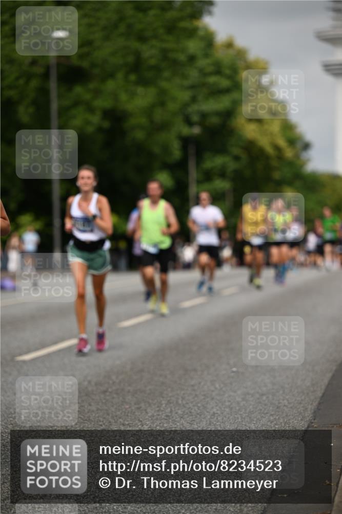 29.06.2025 - hella hamburg halbmarathon Dr. Thomas Lammeyer http://msf.ph/oto/8234523 29.06.2025 10:13:37 Kennedybrücke 3921, 5511, 7081, 7187, 7333, 7636, 9306, 9366, 9434, 9674, 9781, 10036, 10819, 10943, 11067 meine-sportfotos.de