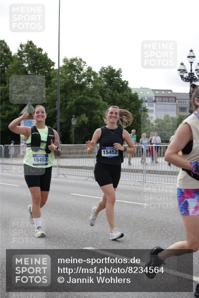 29.06.2025 - hella hamburg halbmarathon Jannik Wohlers http://msf.ph/oto/8234564 29.06.2025 10:28:32 Lombardsbrücke 1518, 1557, 1869, 3717, 4161, 4362, 4834, 4982, 5167, 5249, 5250, 7169, 10068, 12099, 12442, 14205, 15143, 15452, 15453 meine-sportfotos.de