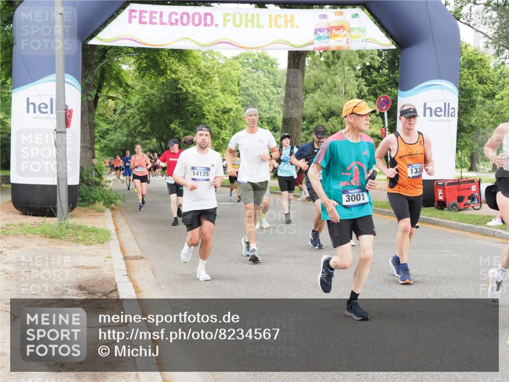 29.06.2025 - hella hamburg halbmarathon MichiJ http://msf.ph/oto/8234567 29.06.2025 10:49:53 Zwischen KM18-KM19 1126, 1254, 1334, 1573, 1722, 1724, 1881, 3001, 4370, 4665, 5734, 8822, 9718, 10214, 12004, 13528, 14135, 15252, 16808, 17757, 18717 meine-sportfotos.de