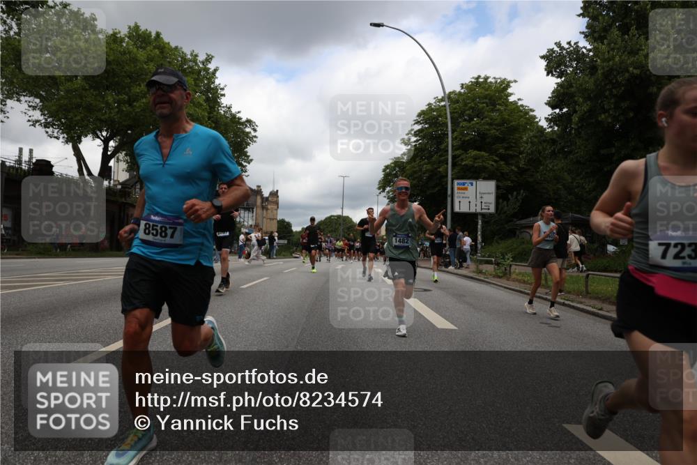 29.06.2025 - hella hamburg halbmarathon Yannick Fuchs http://msf.ph/oto/8234574 29.06.2025 10:47:02 20KM 1258, 1482, 1683, 2074, 2111, 2208, 2346, 2910, 3334, 3399, 3999, 4065, 4419, 4587, 4726, 5077, 5169, 5194, 5607, 5907, 6198, 6897, 7232, 7383, 7509, 8273, 8361, 8587, 8651, 8955, 9065, 9163, 9537, 10529, 10724, 11217, 11588, 11589, 11604, 11689, 11992, 12155, 12482, 12875, 12910, 14805, 15430, 15681, 15980, 16467, 16929, 17710, 18249, 18331, 18720, 18901, 19208, 19244 meine-sportfotos.de