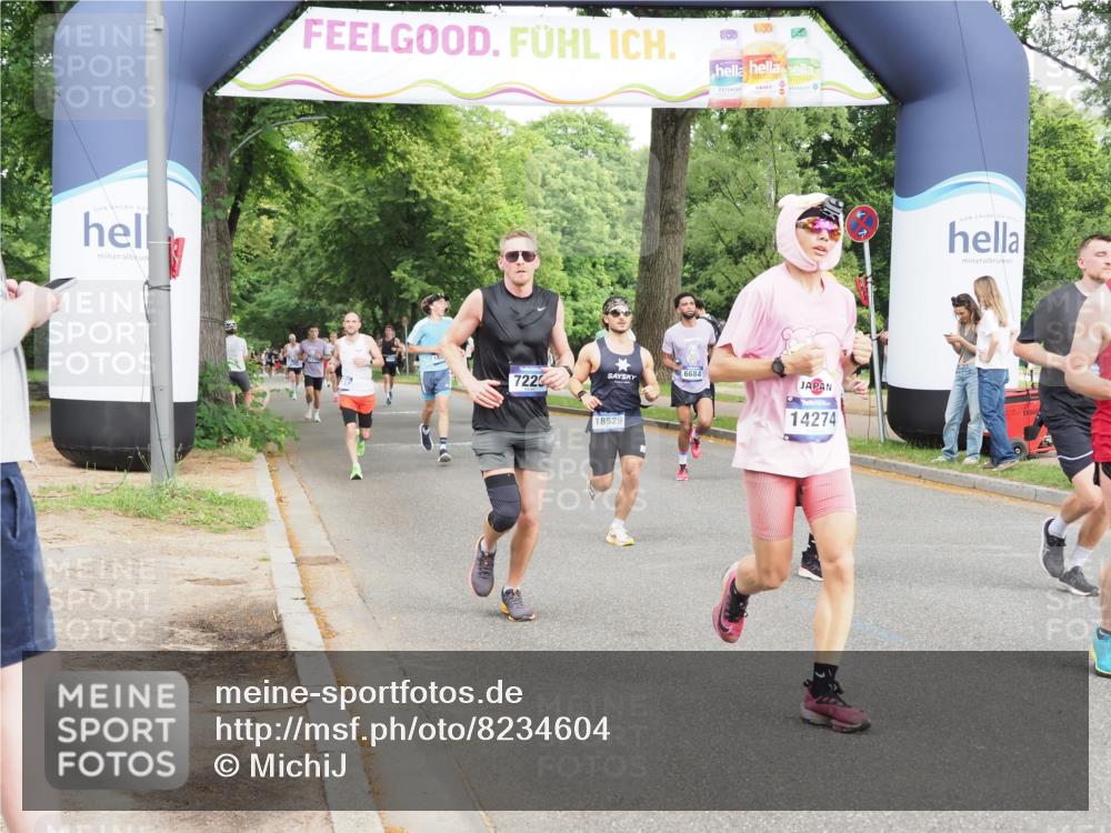 29.06.2025 - hella hamburg halbmarathon MichiJ http://msf.ph/oto/8234604 29.06.2025 10:26:55 Zwischen KM18-KM19 1042, 2262, 2296, 4148, 5248, 7229, 8002, 11952, 14274, 15888, 17722 meine-sportfotos.de