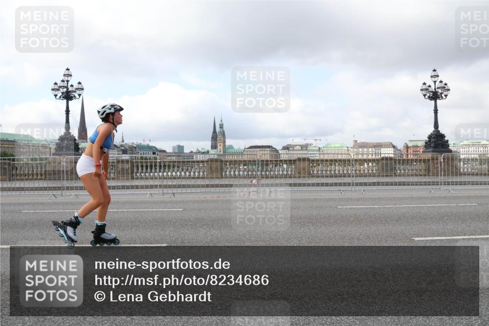 29.06.2025 - hella hamburg halbmarathon Lena Gebhardt http://msf.ph/oto/8234686 29.06.2025 09:01:54 Lombardsbrücke  meine-sportfotos.de