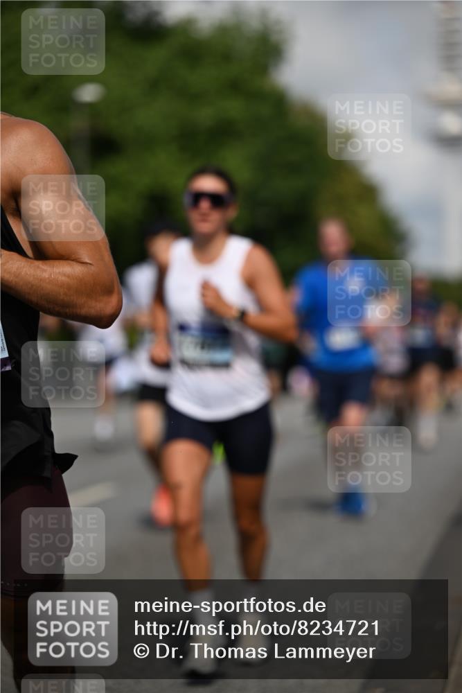 29.06.2025 - hella hamburg halbmarathon Dr. Thomas Lammeyer http://msf.ph/oto/8234721 29.06.2025 09:50:35 Kennedybrücke 1002, 1396, 1407, 1411, 1910, 1959, 2228, 2563, 2836, 2851, 3790, 3935, 4246, 4740, 5193, 6032, 6305, 6473, 6915, 7080, 7622, 7831, 7867, 7972, 8366, 9376, 9508, 10771, 11055, 11370 meine-sportfotos.de