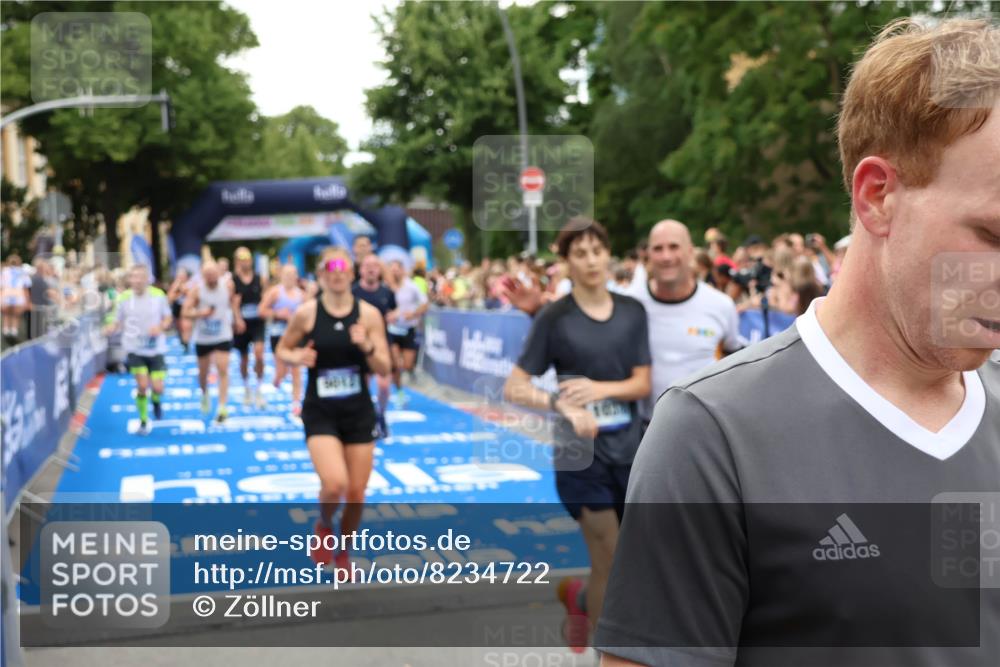 29.06.2025 - hella hamburg halbmarathon Zöllner http://msf.ph/oto/8234722 29.06.2025 10:54:45 Ziel 1125, 1496, 2561, 3310, 6587, 7478, 8449, 9012, 9227, 12186, 12489, 13147, 14239, 15389, 15408, 15584, 17231, 17765, 19000 meine-sportfotos.de