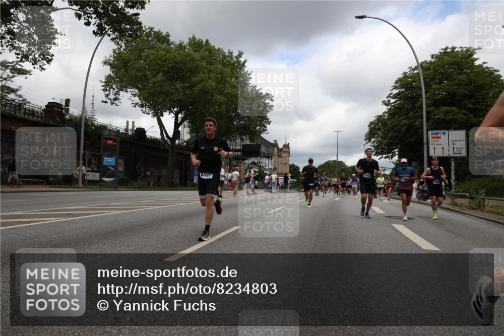 29.06.2025 - hella hamburg halbmarathon Yannick Fuchs http://msf.ph/oto/8234803 29.06.2025 10:47:03 20KM 1258, 1482, 1683, 2074, 2208, 2346, 2910, 3059, 3334, 3399, 3999, 4065, 4419, 4587, 4726, 5077, 5607, 5907, 6198, 6897, 7232, 7383, 7509, 8273, 8361, 8587, 8651, 8955, 9065, 9163, 9537, 10529, 10724, 11217, 11588, 11589, 11604, 11689, 11992, 12155, 12482, 12875, 12910, 14805, 15430, 15681, 15980, 16467, 17710, 18249, 18720, 18901, 19208, 19244 meine-sportfotos.de