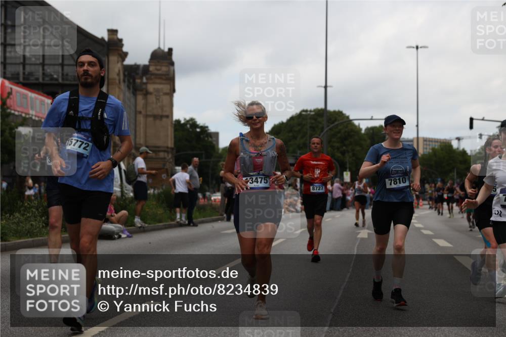 29.06.2025 - hella hamburg halbmarathon Yannick Fuchs http://msf.ph/oto/8234839 29.06.2025 11:04:46 20KM 2819, 3225, 3756, 4001, 4583, 6217, 6664, 7809, 7810, 7881, 8001, 8727, 8854, 9492, 9674, 10297, 10775, 11582, 11780, 12658, 12928, 12929, 13475, 13835, 14785, 15531, 15772, 16323, 16437, 16776, 18218, 18493 meine-sportfotos.de