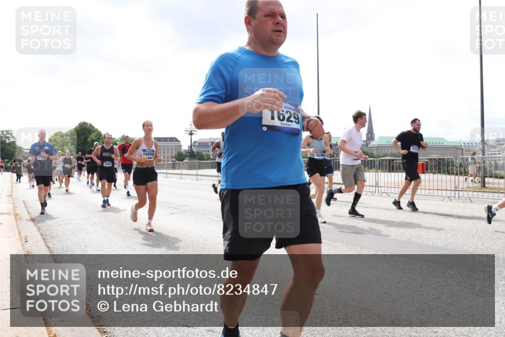 29.06.2025 - hella hamburg halbmarathon Lena Gebhardt http://msf.ph/oto/8234847 29.06.2025 10:45:10 Lombardsbrücke 1024, 1273, 1629, 1685, 1798, 1924, 2007, 2216, 2217, 2674, 2779, 3160, 3164, 3357, 3377, 3570, 3879, 3993, 4099, 4102, 4186, 4275, 4306, 4337, 4504, 4820, 4851, 5099, 5108, 5190, 5339, 5636, 5949, 6150, 6509, 6763, 6788, 6841, 6888, 6911, 6922, 6980, 7530, 7541, 7699, 7912, 8582, 8594, 8605, 8762, 8907, 9036, 9084, 9085, 9331, 9333, 9620, 10182, 10225, 10562, 10566, 10668, 10707, 11272, 11314, 12198, 12318, 12332, 12334, 12394, 13039, 13261 meine-sportfotos.de