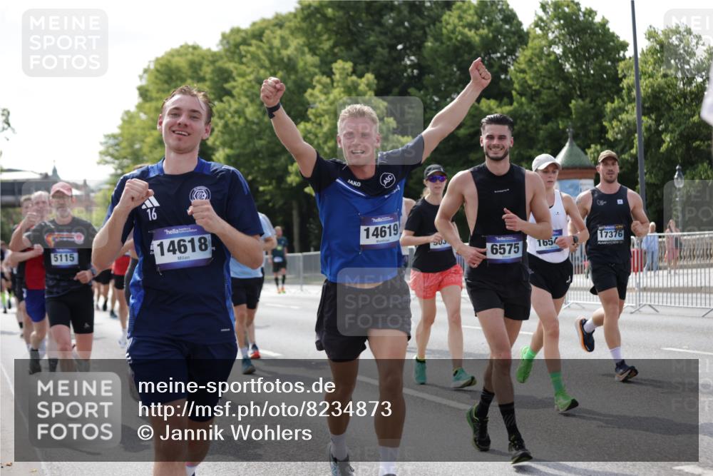 29.06.2025 - hella hamburg halbmarathon Jannik Wohlers http://msf.ph/oto/8234873 29.06.2025 09:53:21 Lombardsbrücke 2270, 2516, 2823, 2890, 2937, 3004, 3186, 3414, 4140, 4247, 4949, 5115, 5362, 5532, 5650, 6071, 6309, 6388, 6575, 6903, 7385, 7448, 7480, 8023, 8269, 9030, 9626, 9633, 9723, 9965, 10792, 11077, 12271, 13223, 13225, 13554, 13667, 14262, 14618, 14619, 14764, 15026, 15611, 15851, 16084, 16136, 16466, 16475, 16549, 16624, 16625, 16677, 16766, 17032, 17033, 17376, 17384, 17748, 17960, 18066, 18249, 18638, 18678, 18718, 18790, 18873, 18922 meine-sportfotos.de