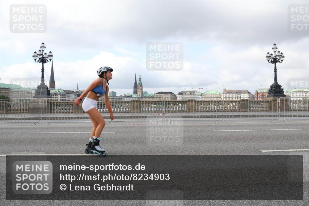 29.06.2025 - hella hamburg halbmarathon Lena Gebhardt http://msf.ph/oto/8234903 29.06.2025 09:01:54 Lombardsbrücke  meine-sportfotos.de