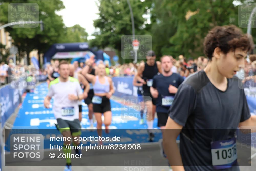 29.06.2025 - hella hamburg halbmarathon Zöllner http://msf.ph/oto/8234908 29.06.2025 10:54:47 Ziel 1125, 1496, 2029, 2561, 3310, 4231, 6587, 7478, 8449, 9227, 10044, 12186, 12489, 13147, 14239, 15389, 15408, 15584, 17231, 17765, 19000 meine-sportfotos.de