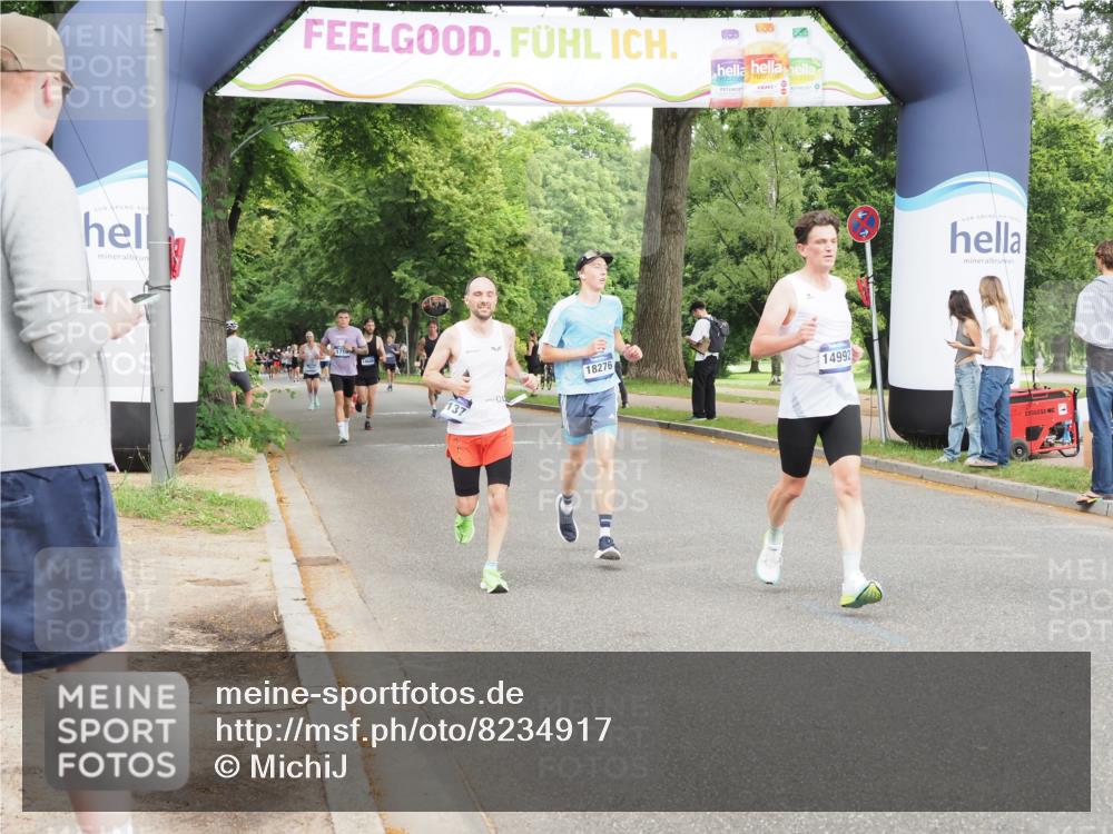 29.06.2025 - hella hamburg halbmarathon MichiJ http://msf.ph/oto/8234917 29.06.2025 10:26:58 Zwischen KM18-KM19 1042, 2262, 2296, 4148, 5248, 6684, 7229, 11952, 12137, 14274, 14992, 15888, 17722, 18276, 18529 meine-sportfotos.de