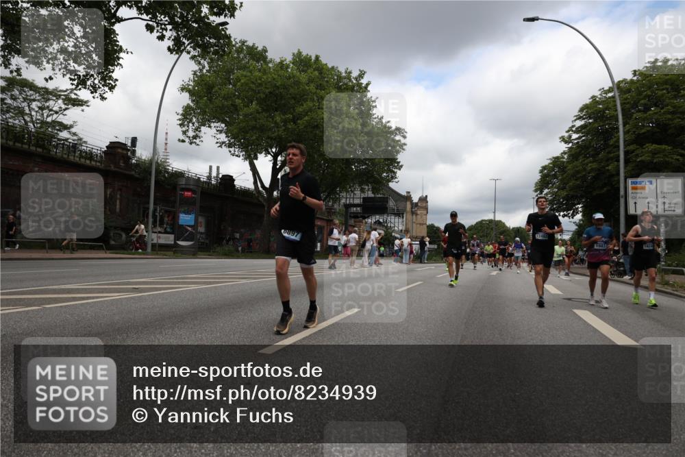 29.06.2025 - hella hamburg halbmarathon Yannick Fuchs http://msf.ph/oto/8234939 29.06.2025 10:47:03 20KM 1258, 1482, 1683, 2074, 2208, 2346, 2910, 3059, 3334, 3399, 3999, 4065, 4419, 4587, 4726, 5077, 5607, 5907, 6198, 6897, 7232, 7383, 7509, 8273, 8361, 8587, 8651, 8955, 9065, 9163, 9537, 10529, 10724, 11217, 11588, 11589, 11604, 11689, 11992, 12155, 12482, 12875, 12910, 14805, 15430, 15681, 15980, 16467, 17710, 18249, 18720, 18901, 19208, 19244 meine-sportfotos.de