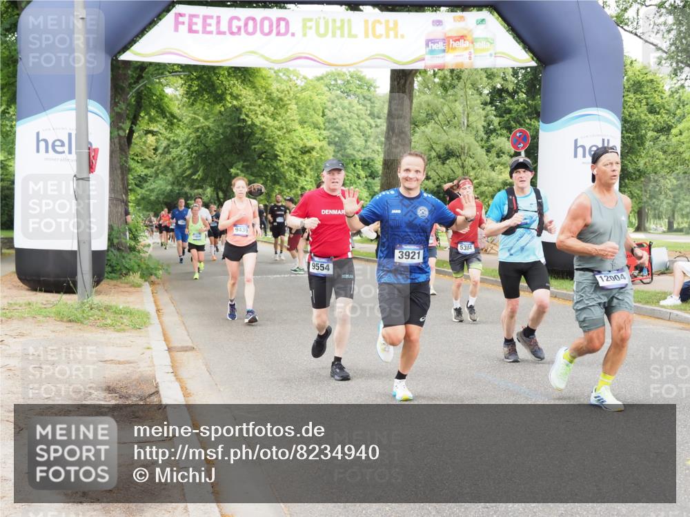 29.06.2025 - hella hamburg halbmarathon MichiJ http://msf.ph/oto/8234940 29.06.2025 10:49:56 Zwischen KM18-KM19 1254, 1334, 1573, 1881, 2683, 3001, 3921, 4538, 4665, 5384, 9439, 9554, 9718, 10705, 12004, 13503, 14135, 15252, 16808, 17757, 18717, 18999 meine-sportfotos.de